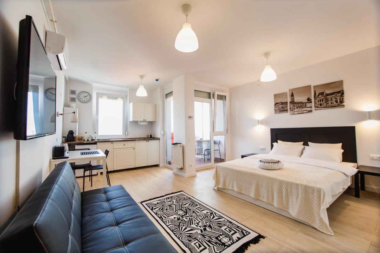 Fresh Studio In Central Oradea Apartment Exterior foto