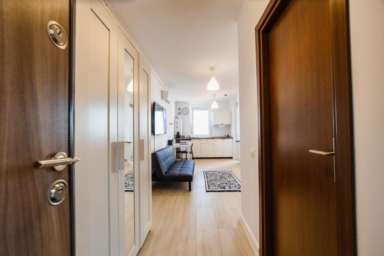 Fresh Studio In Central Oradea Apartment Exterior foto