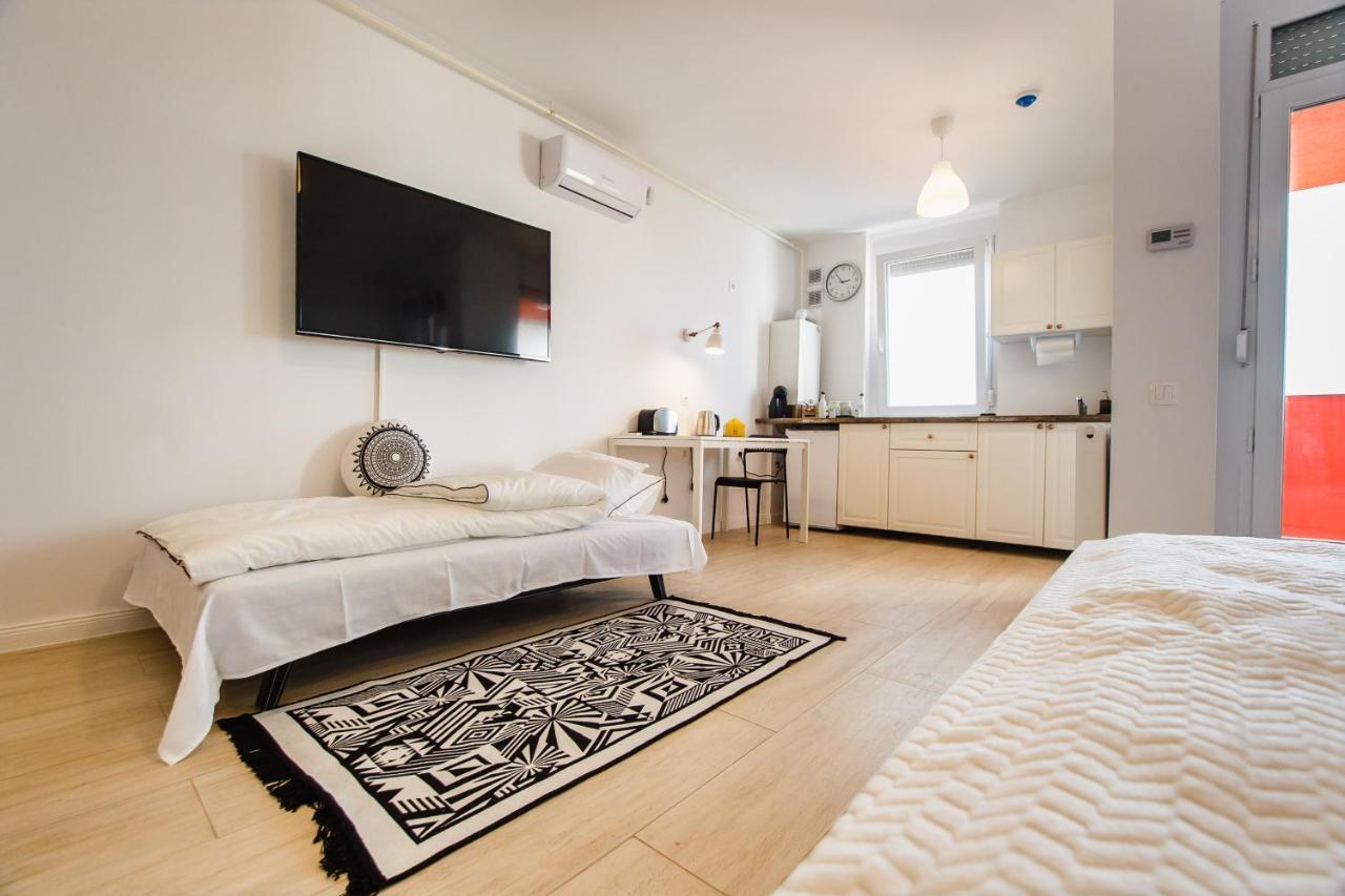 Fresh Studio In Central Oradea Apartment Exterior foto
