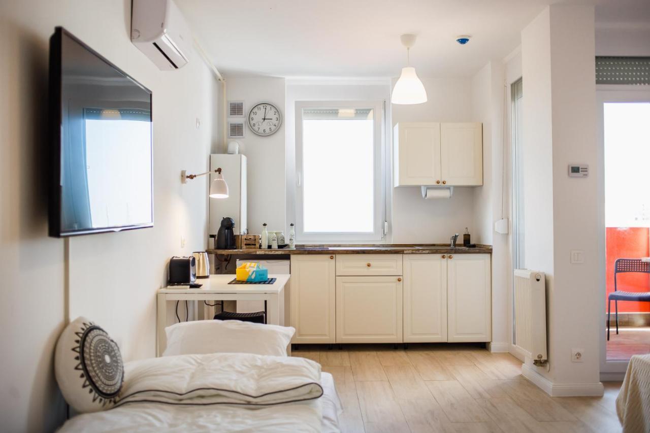 Fresh Studio In Central Oradea Apartment Exterior foto